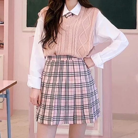 Icecream12 Dresses & Skirts - Pink plaid tennis skirt